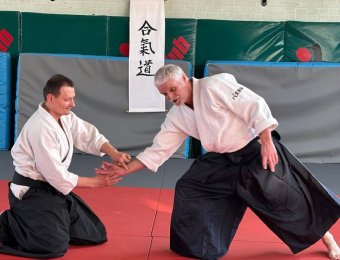 Hanmi handachi waza kote gaeshi - praca uke