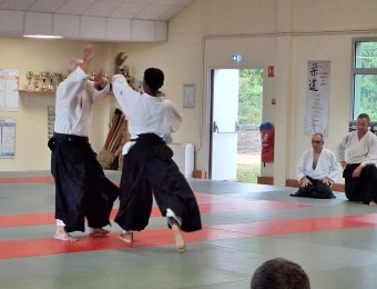 Zejście z linii ataku